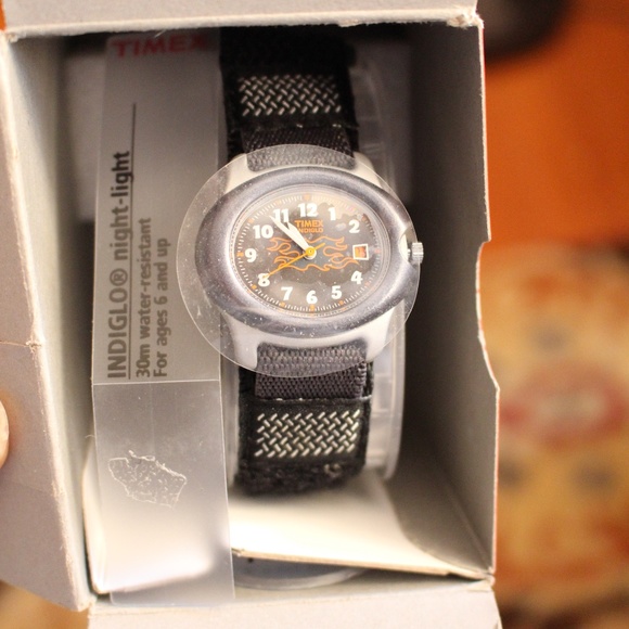 Timex, Oval  Gray Fast Wrap Kids watch New in box T71291 - Picture 4 of 9